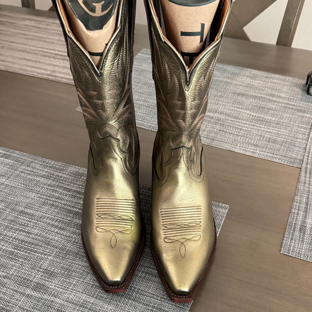Tecovas Sadie Olive Green Metalic Boots- size 9.5B